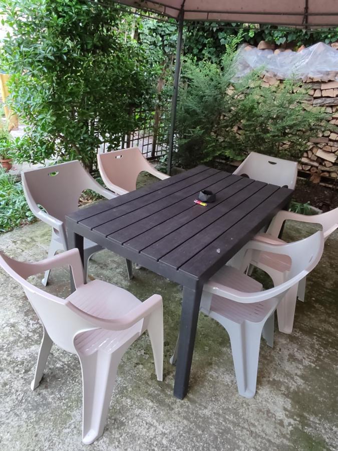 Етаж От Къща С Двор Apartamento Burgas Exterior foto