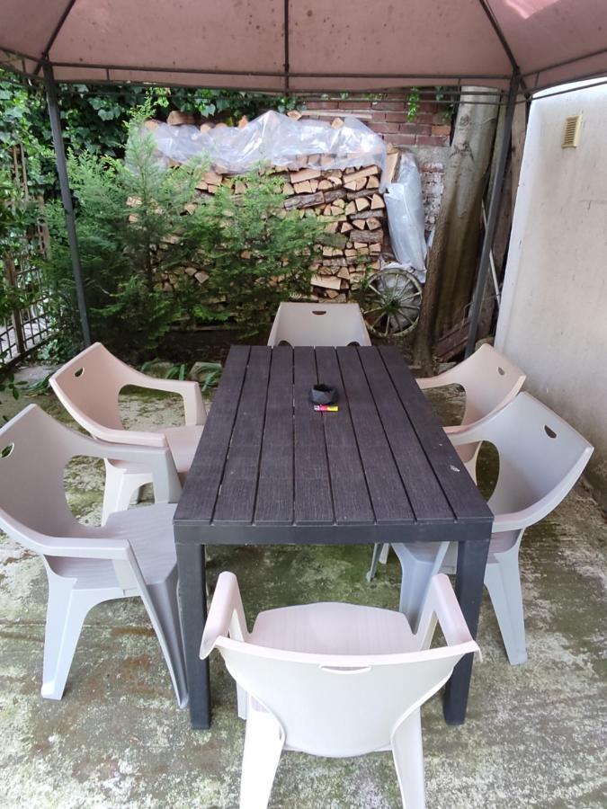 Етаж От Къща С Двор Apartamento Burgas Exterior foto